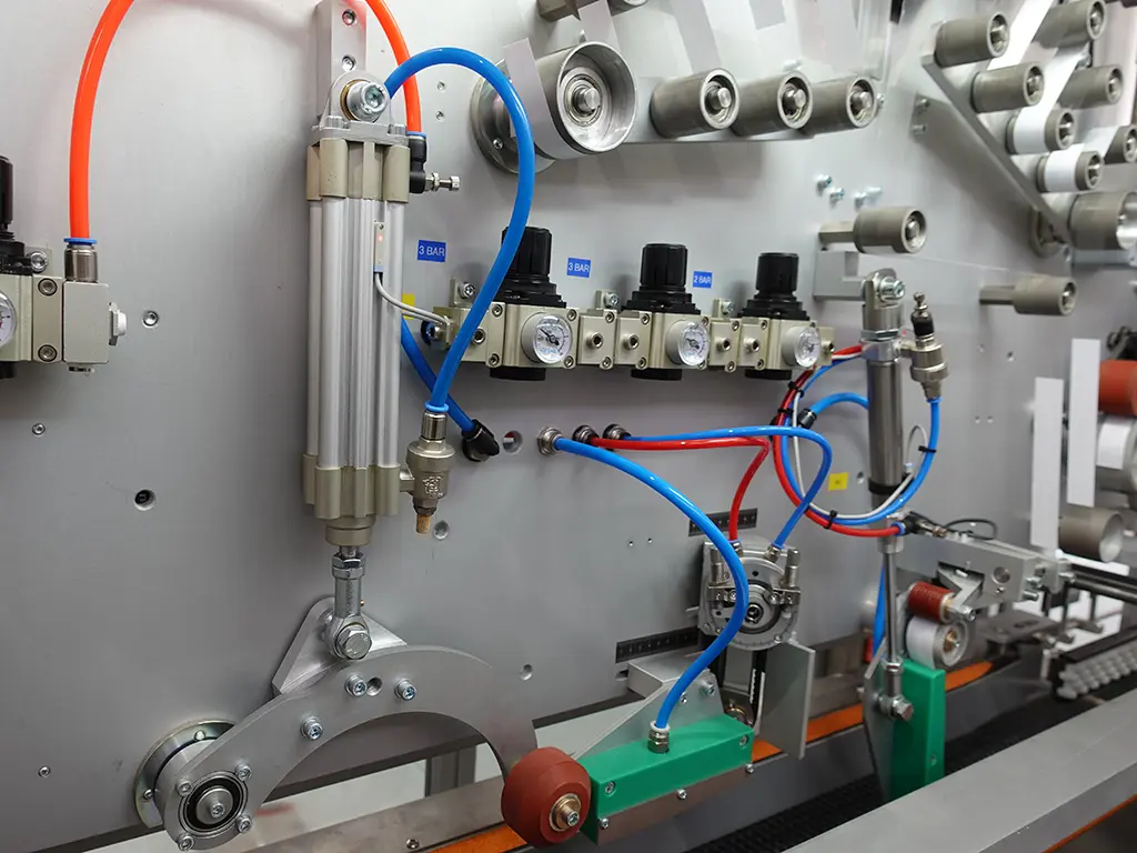 Handle application arms of the XHP Pneumatic Handle Applicator